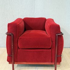 2 Fauteul Grand Confort, petit modèle durable (LC2)