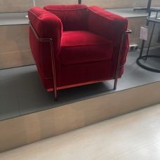 2 Fauteul Grand Confort, petit modèle durable (LC2)