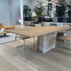 Tisch Roma